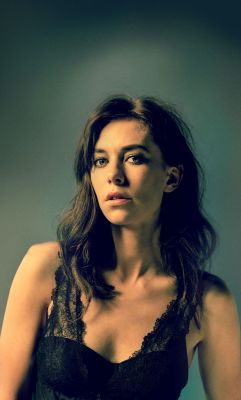 Vanessa-Kirby-as-Stella-Kowalski-photo-by-Johan-Persson2.jpg