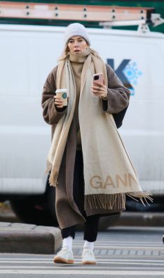 Click to view full size image
==============
vanessa-kirby-spotted-shopping-in-nyc-02_05_2025-2.jpg vanessa-kirby-spotted-shopping-in-nyc-02_05_2025-2.jpg