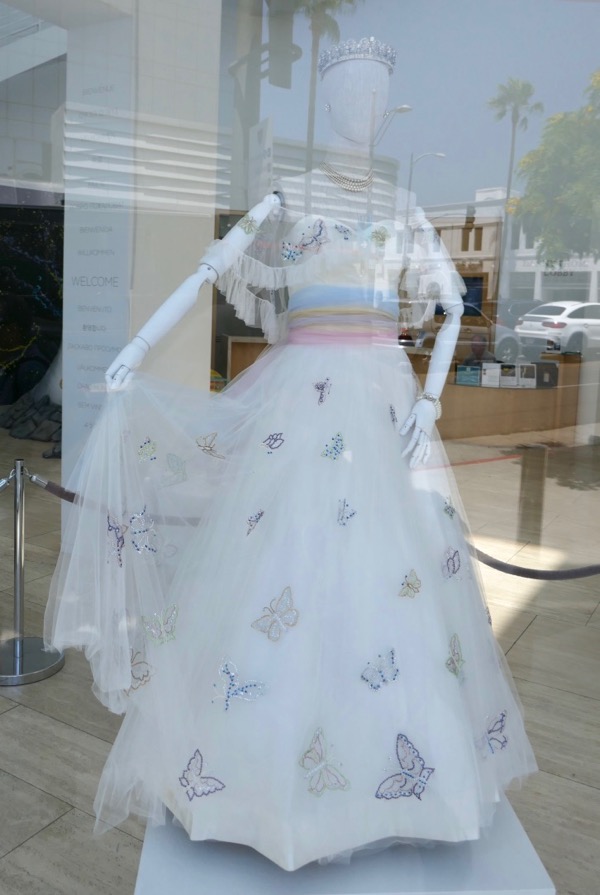 princess_margaret_birthday_portrait_gown_crown_28229.jpg