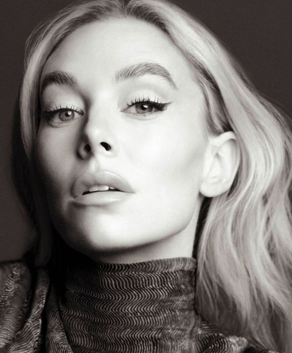 _harpersbazaarmx_Interview_and_Editor-in-chief-__majoguzmanPhotographer-__juankr_Fashion_stylist.jpg