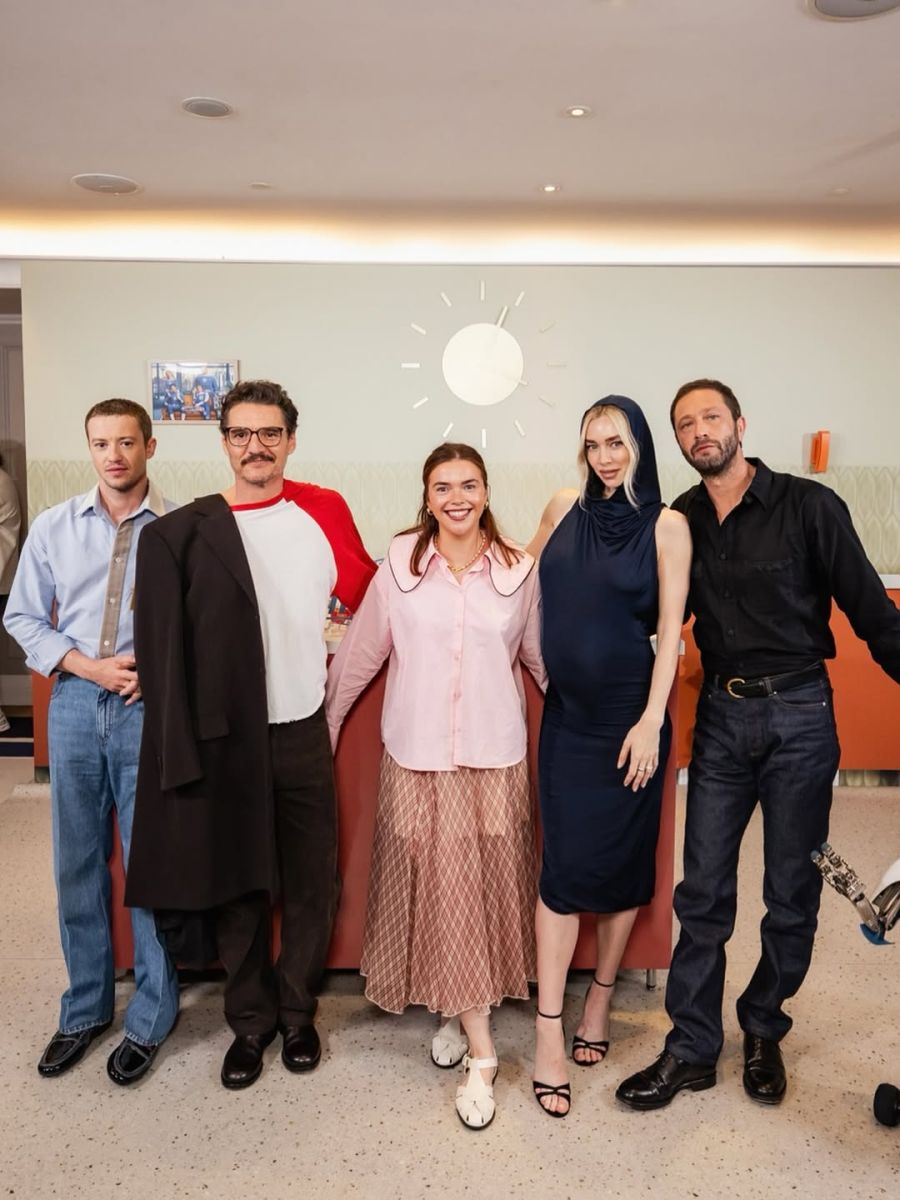 Click to view full size image
==============
Always_awkward_to_be_a_5th_wheel_but_I_think_Pedro_styled_it_out__Thank_you__marvel_uk_and__dda.jpg Always_awkward_to_be_a_5th_wheel_but_I_think_Pedro_styled_it_out__Thank_you__marvel_uk_and__dda.jpg