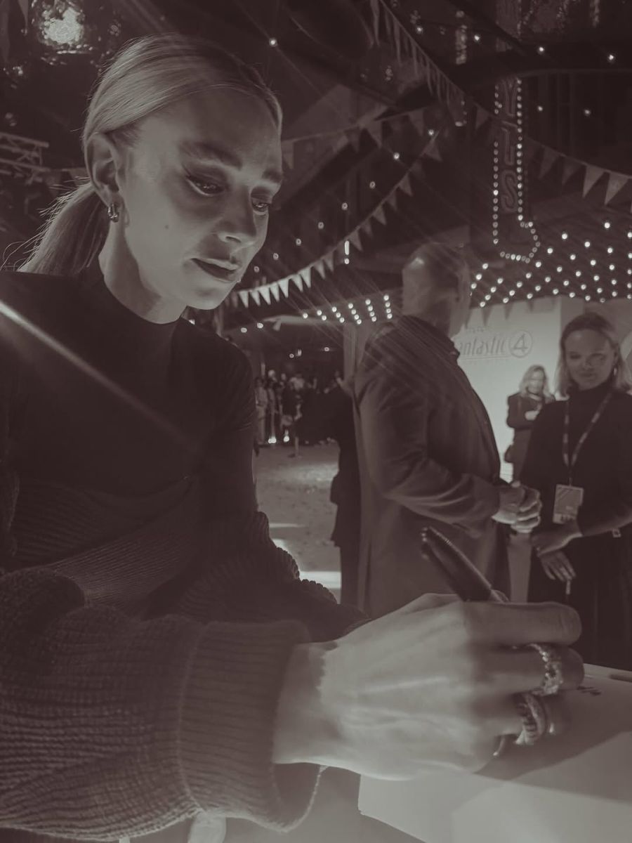 Click to view full size image
==============
What_a_fantastic_evening__The_lovely__vanessa__kirby_at_the_premiere_of_Fantastic_4__VanessaKirb_28229.jpg What_a_fantastic_evening__The_lovely__vanessa__kirby_at_the_premiere_of_Fantastic_4__VanessaKirb_28229.jpg