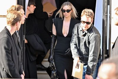 Click to view full size image
==============
shutterstock_editorial_PFW_Givenchy_Outside_Arrivals_P_15183782AV.jpg shutterstock_editorial_PFW_Givenchy_Outside_Arrivals_P_15183782AV.jpg
